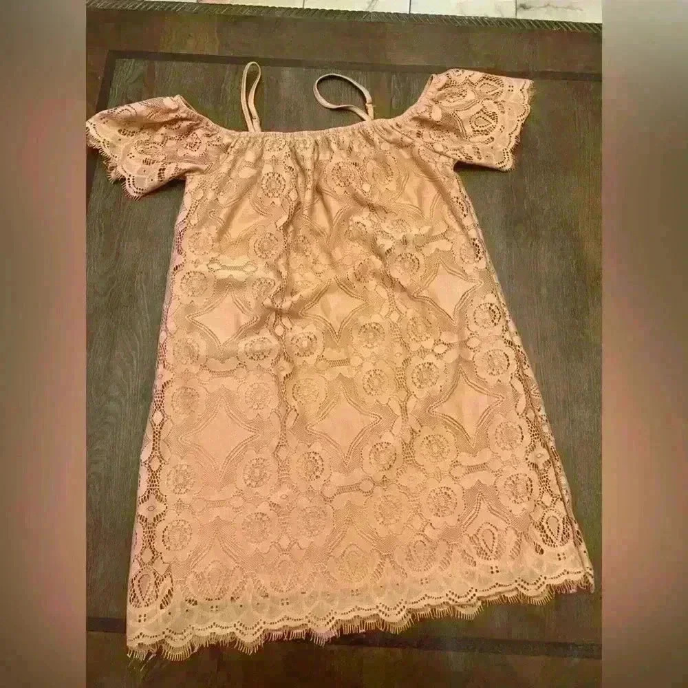 Ultra Flirt Cold Shoulder Lace Mini Dress size S